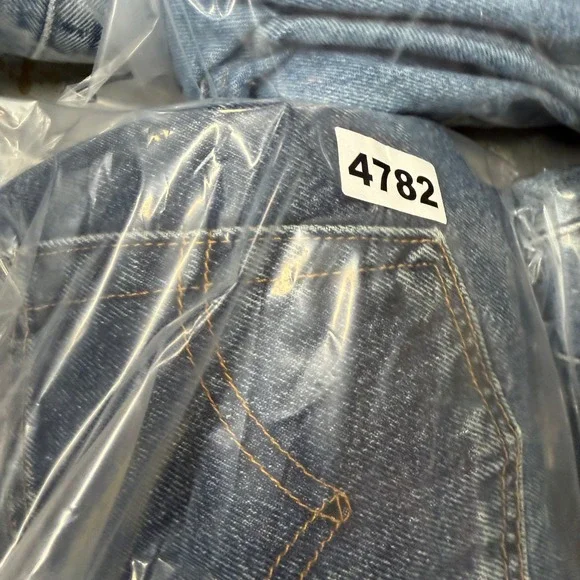 Vintage Levis 505 Regular Fit Jeans Mens 30x30 Medium Wash Blue Made in USA D - Picture 5 of 5